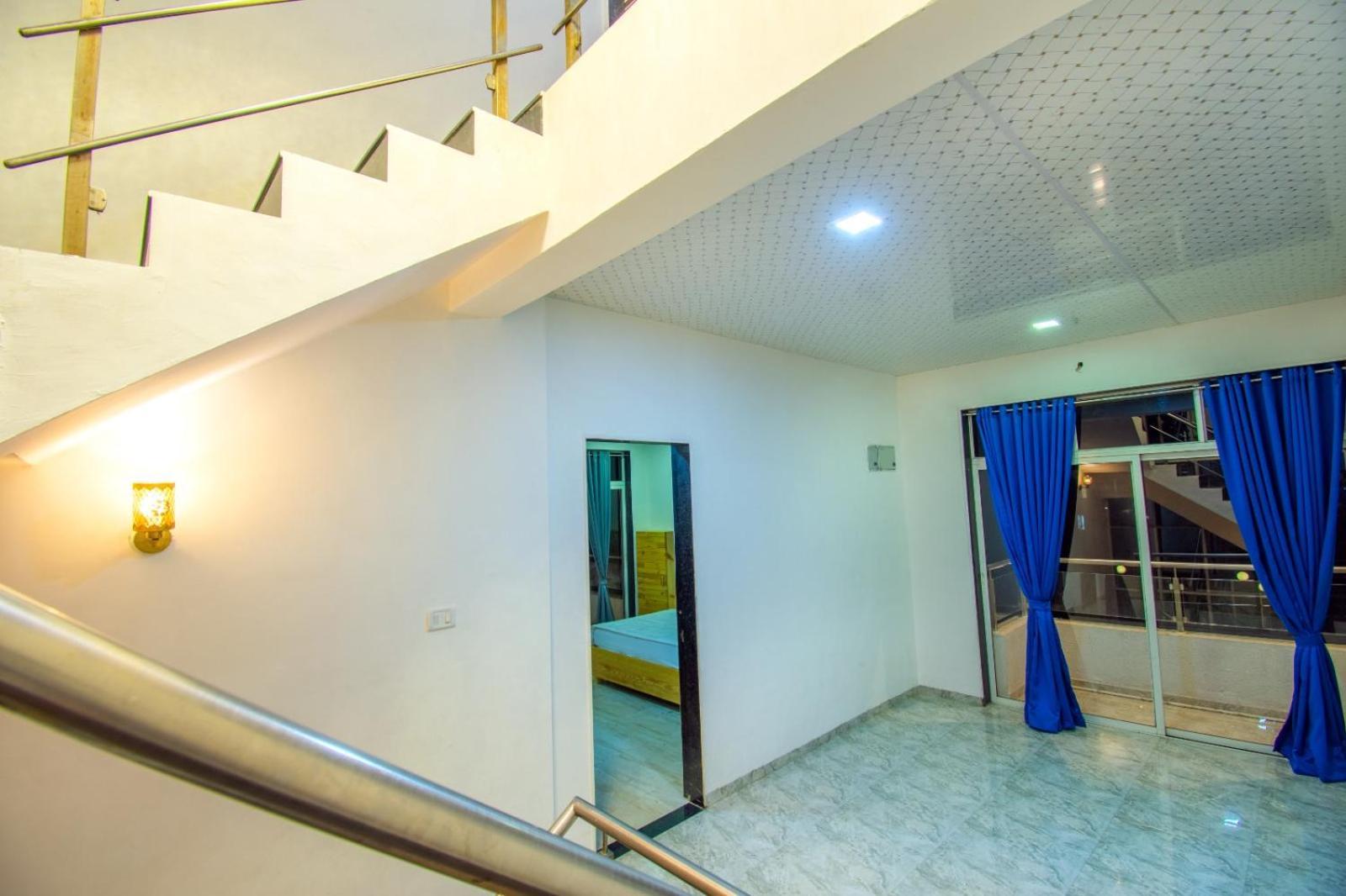 Empyrean Stay Ll 6Bhk Ll Royal Bramha Palace Ll Pvt Pool Ll Lonavala Exteriér fotografie