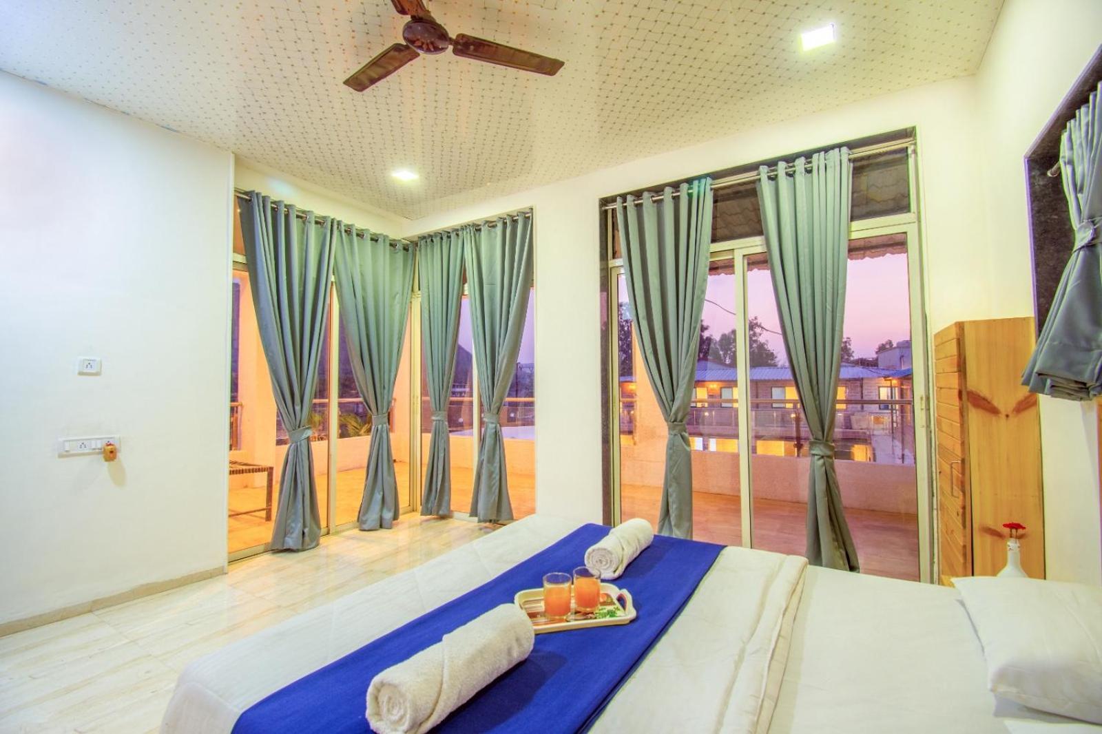Empyrean Stay Ll 6Bhk Ll Royal Bramha Palace Ll Pvt Pool Ll Lonavala Exteriér fotografie